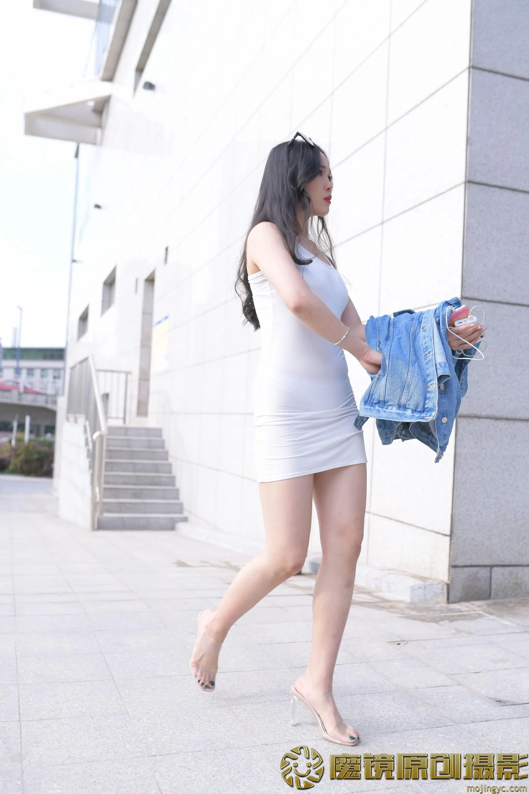 [魔镜街拍] NO.014 超性感白色包臀裙美女 [490P]插图